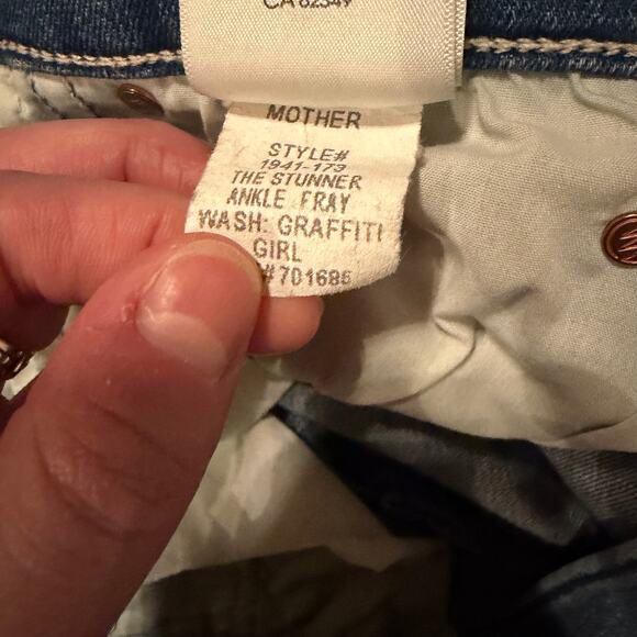 MOTHER The Stunner Ankle Fray Jeans in Graffiti Girl Women’s Size 31 Button Fly - Picture 13 of 13